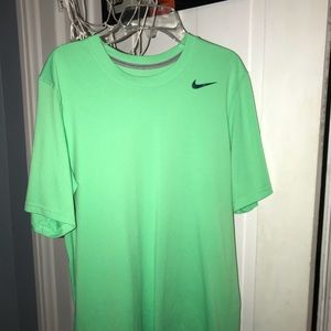 Men’s Nike shirt